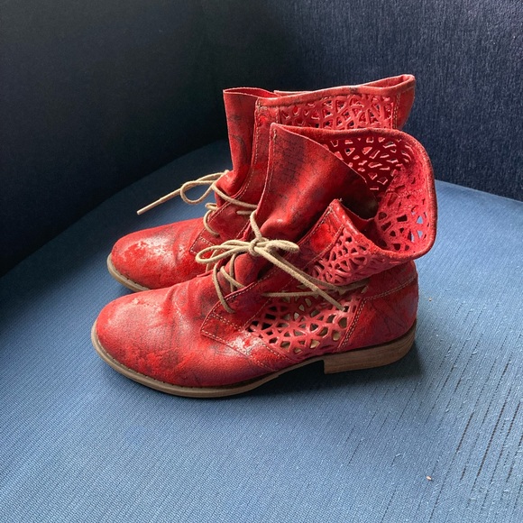 Portofino Shoes - Red Portofino Ankle Boots with cutout detailing